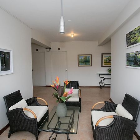 Hotel Acosta Икитос Екстериор снимка