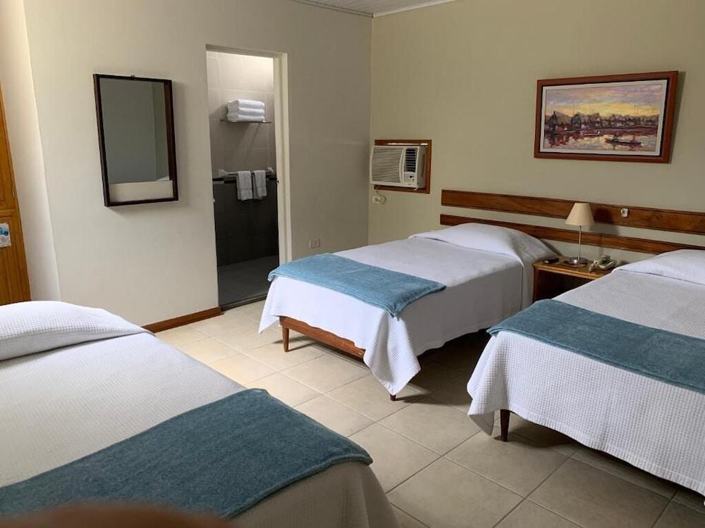 Hotel Acosta Икитос Екстериор снимка