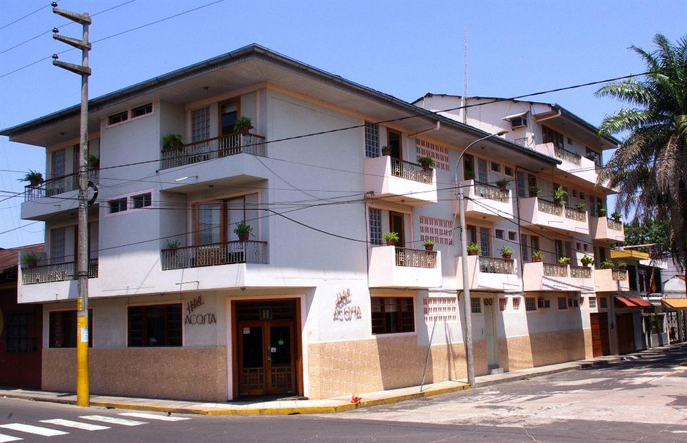 Hotel Acosta Икитос Екстериор снимка