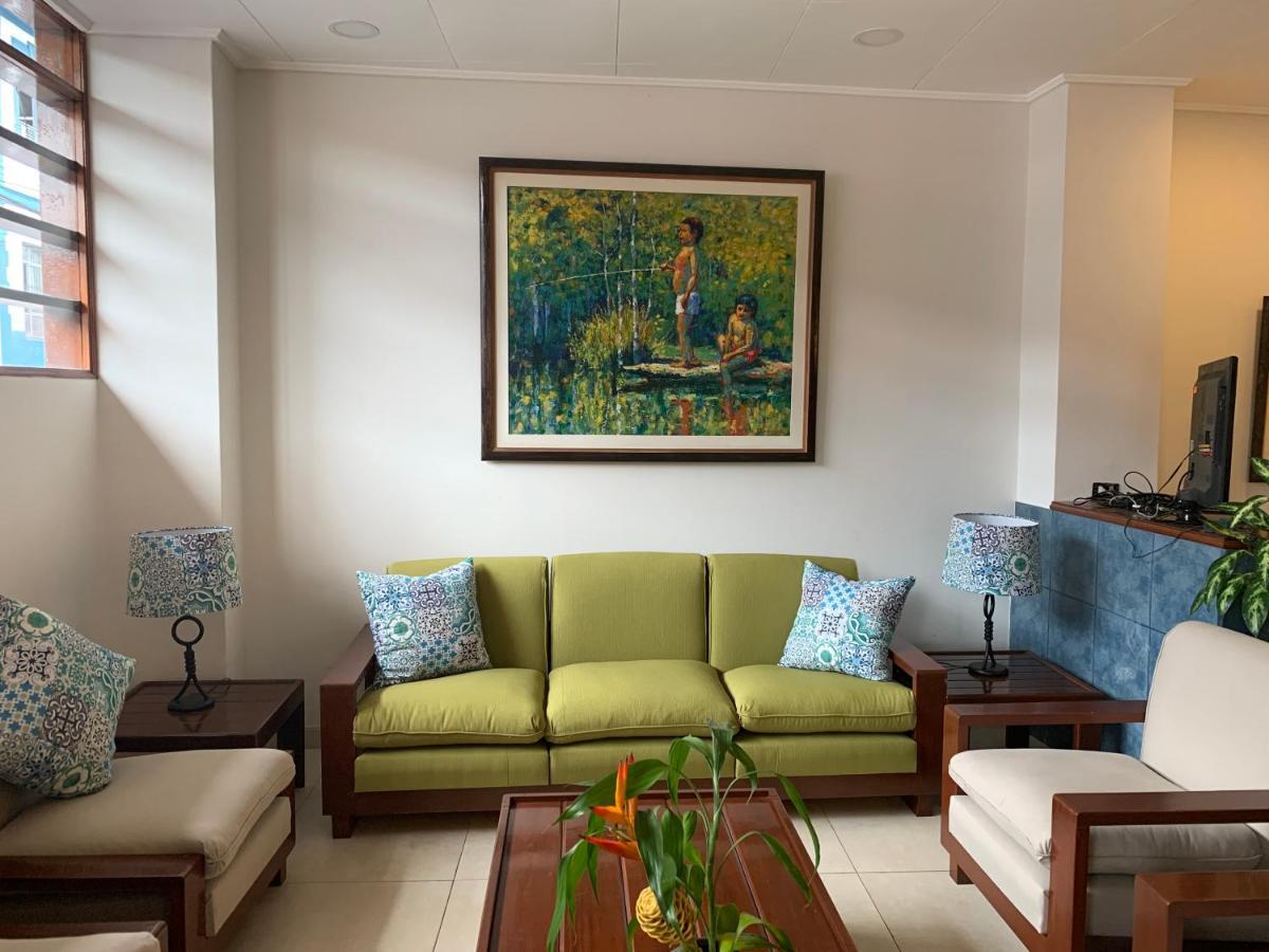 Hotel Acosta Икитос Екстериор снимка