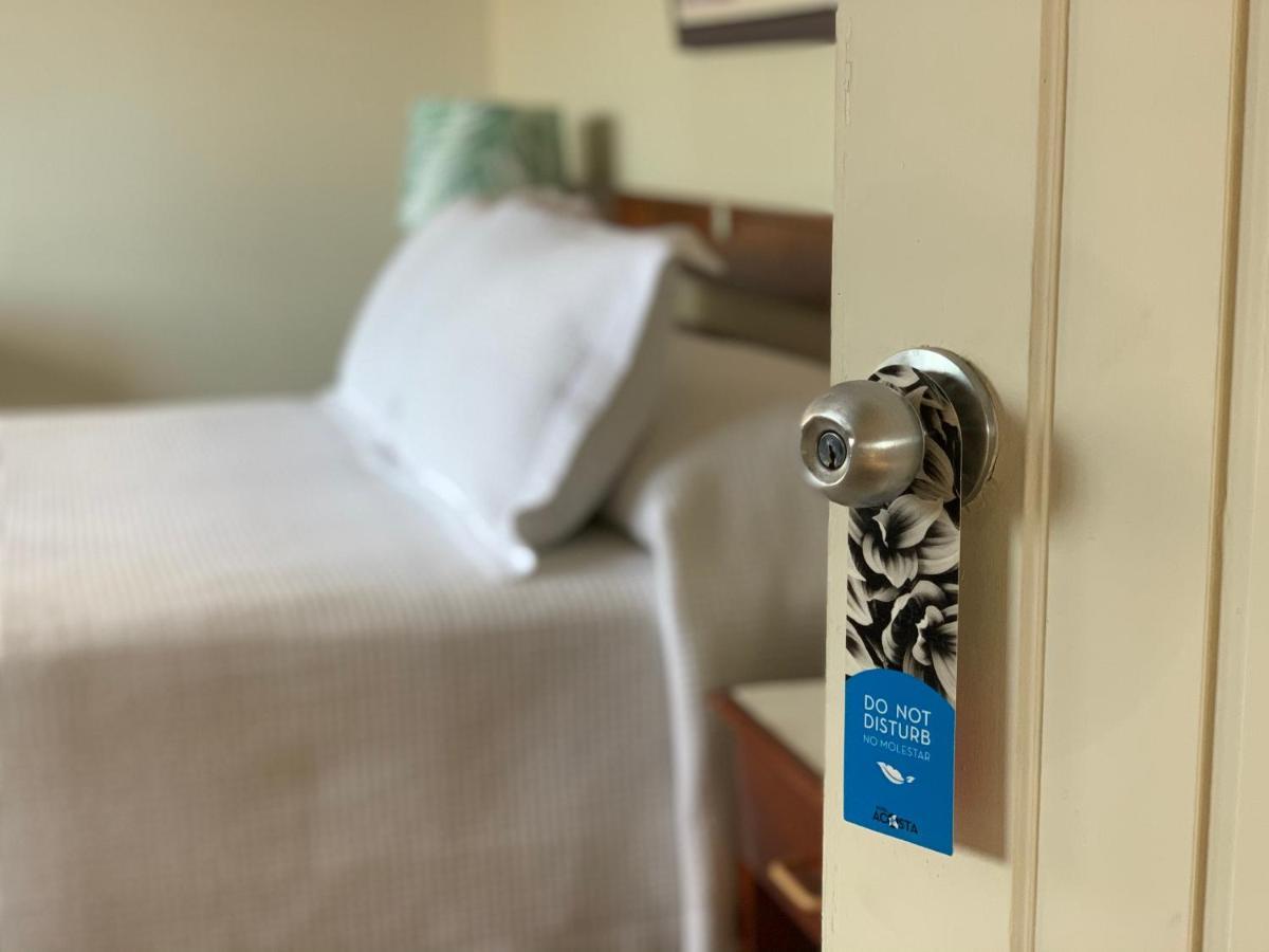 Hotel Acosta Икитос Екстериор снимка
