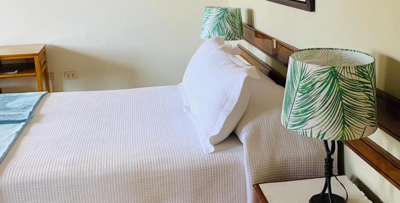 Hotel Acosta Икитос Екстериор снимка