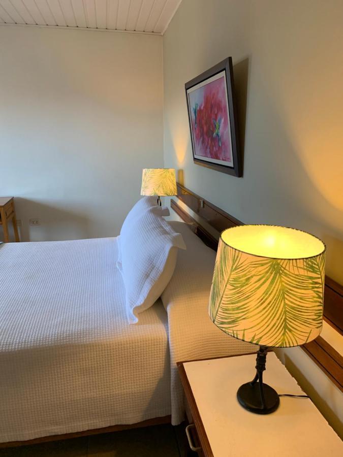 Hotel Acosta Икитос Екстериор снимка