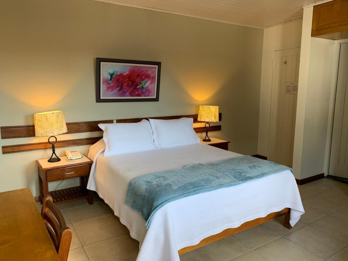 Hotel Acosta Икитос Екстериор снимка