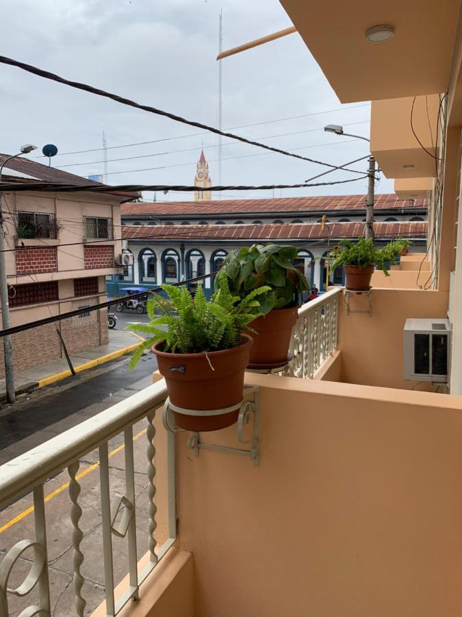 Hotel Acosta Икитос Екстериор снимка