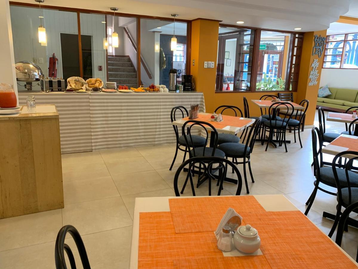 Hotel Acosta Икитос Екстериор снимка